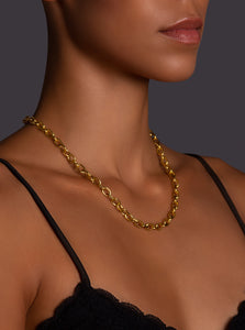women's minimalist necklace in a facet chain design gold tone